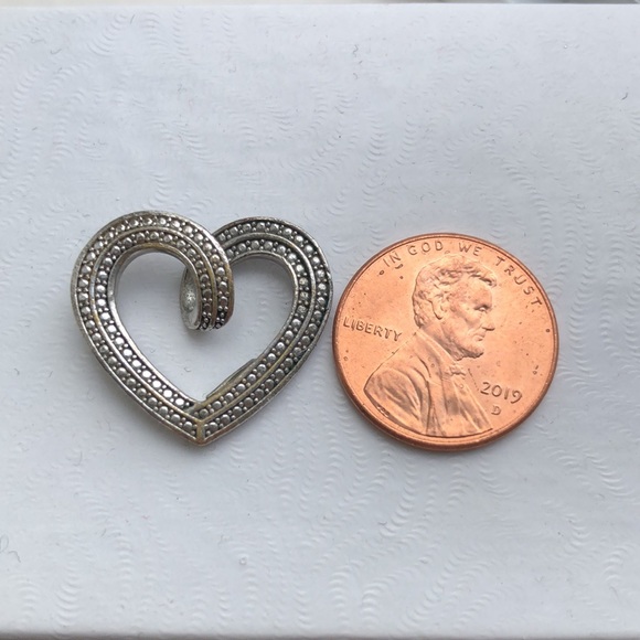 silver plated single heart pendant - Picture 3 of 9